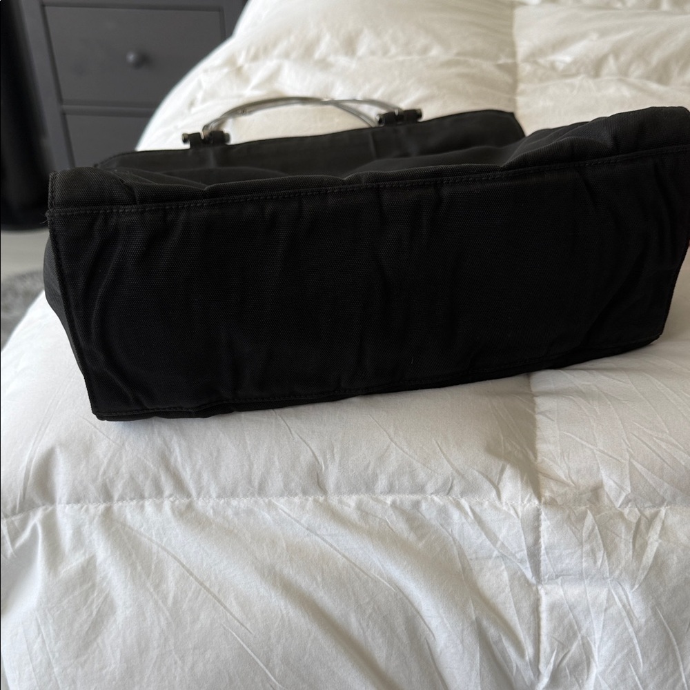 Elegant Gucci Black Nylon with Silver Metal Handles Vintage Tote - Picture 10 of 10